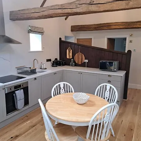 Luxury Victorian Hayloft Barn Self Contained Villa South Witham Exterior photo