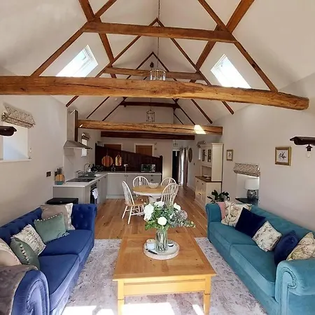 Luxury Victorian Hayloft Barn Self Contained Villa South Witham Exterior photo